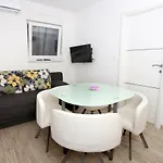 Apartment Dora Trogir