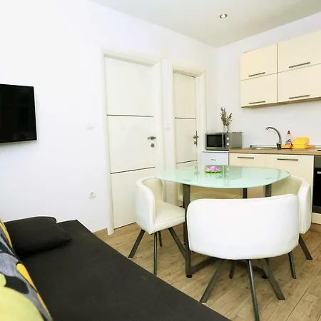 Dora Apartament Trogir